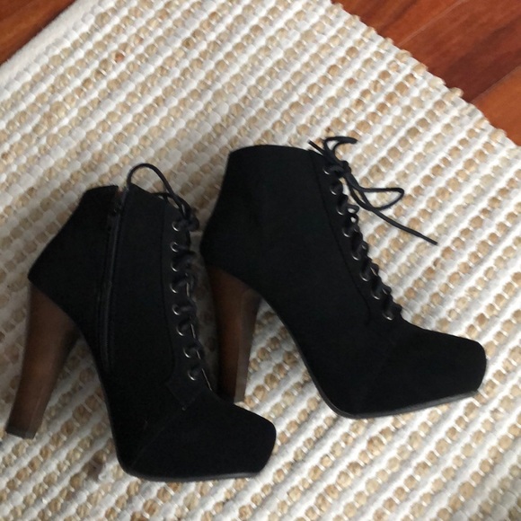 Platform High Heel Laced Velvet Booties - Picture 4 of 4